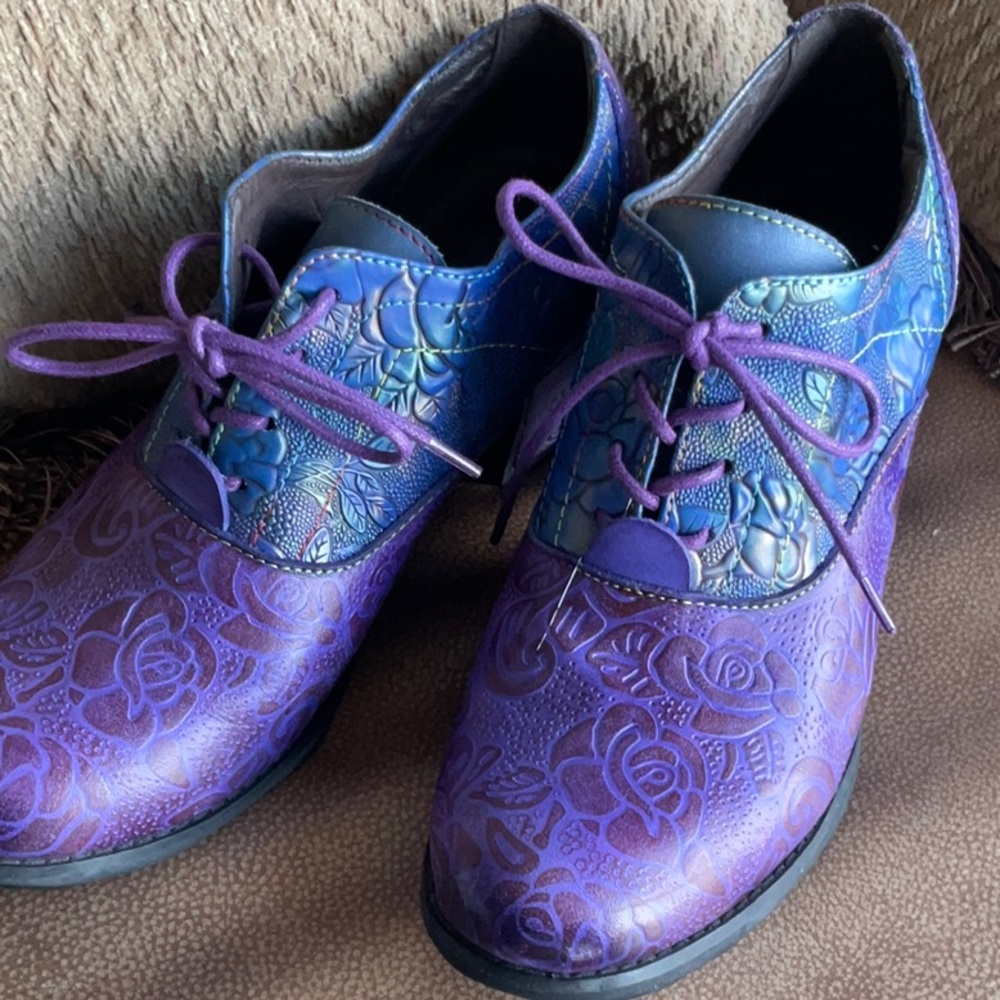 GRACOSY HANDMADE LEATHER 7.5 (38)originally $129  now $51 - Picture 2 of 9